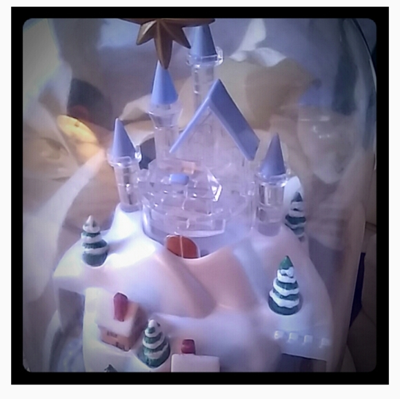 Vintage Avon Santa's Magical Castle Ornament - Picture 3 of 8